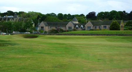 st-andrews-old-17th-green-from-fairway-450x246.jpg